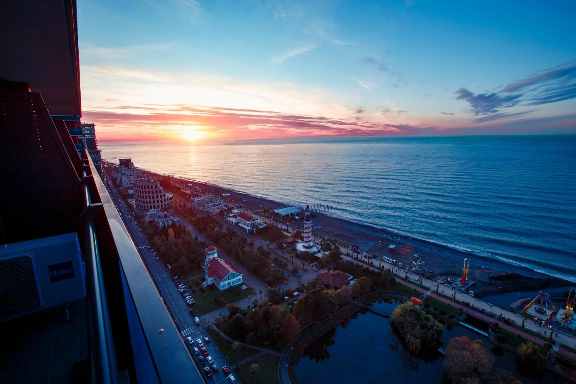 Panorama Orbi Beach Resort Center Suite Batumi Exteriér fotografie